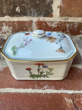 Le Faune by Louis Lourioux Porcelain Covered Box in Wild Flowers